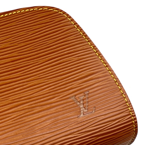 ❌SOLD❌💎LOUIS VUITTON Epi Dauphine 17 Pouch - Picture 8 of 13